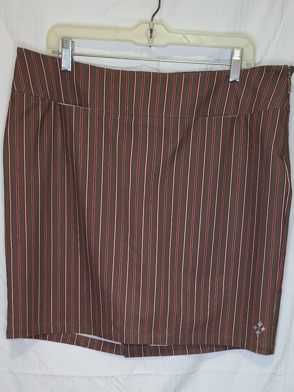 JoFit Activewear Savona Stripe Golf Skort Size 12 NWT Brown Red Stripe Athletic